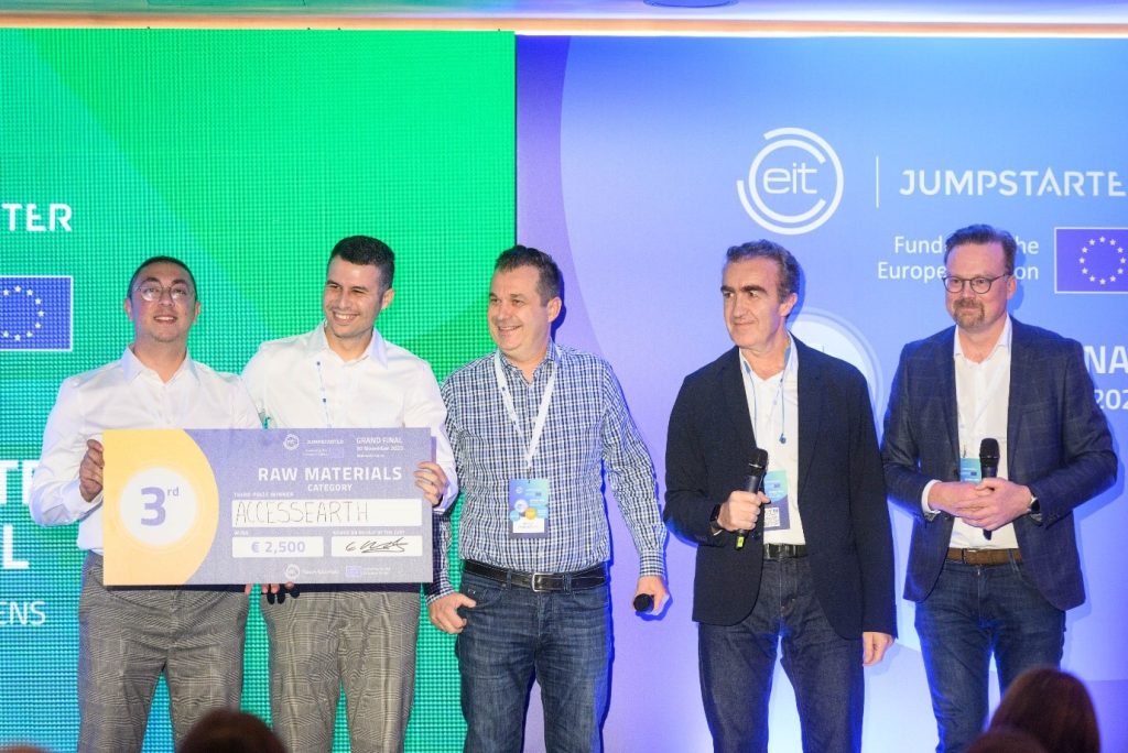 AccessEARTH wins third place at Jumpstarter